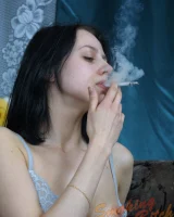 Smoking Bitch - 08-qw011524